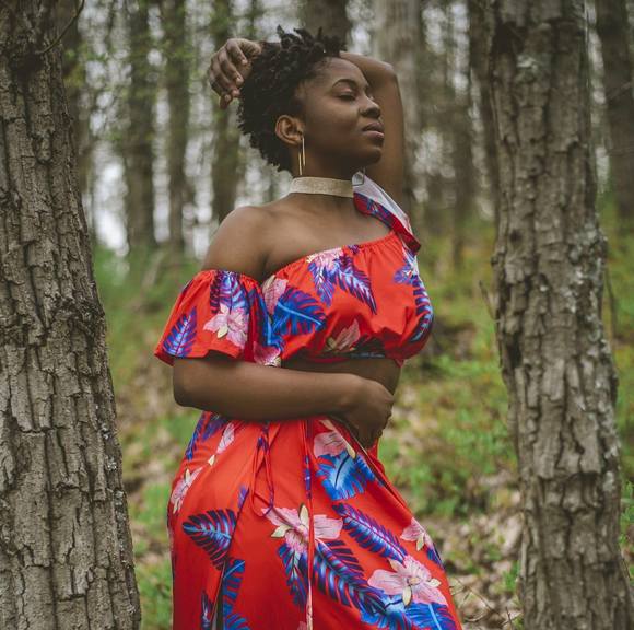 Meet your Posher, Dinelle - Picture 1 of 1